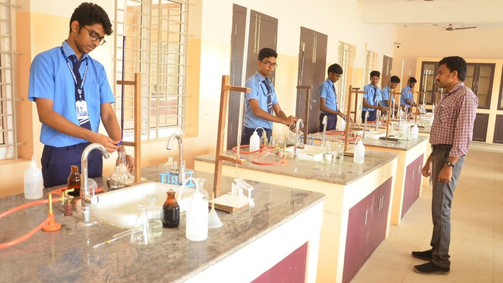 Lab_002_StThomasMatricSchool