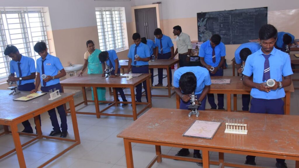 Lab_004_StThomasMatricSchool